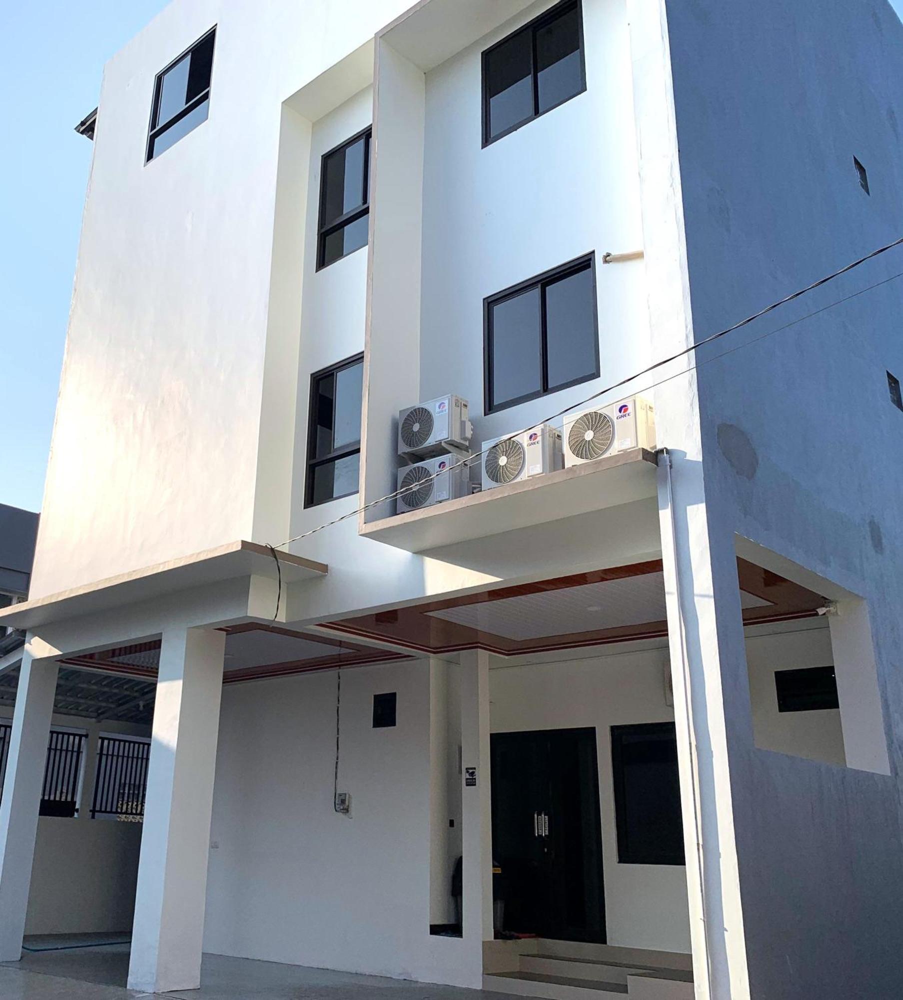 Kusuma Raya Guest House Srondolwetan Exterior photo