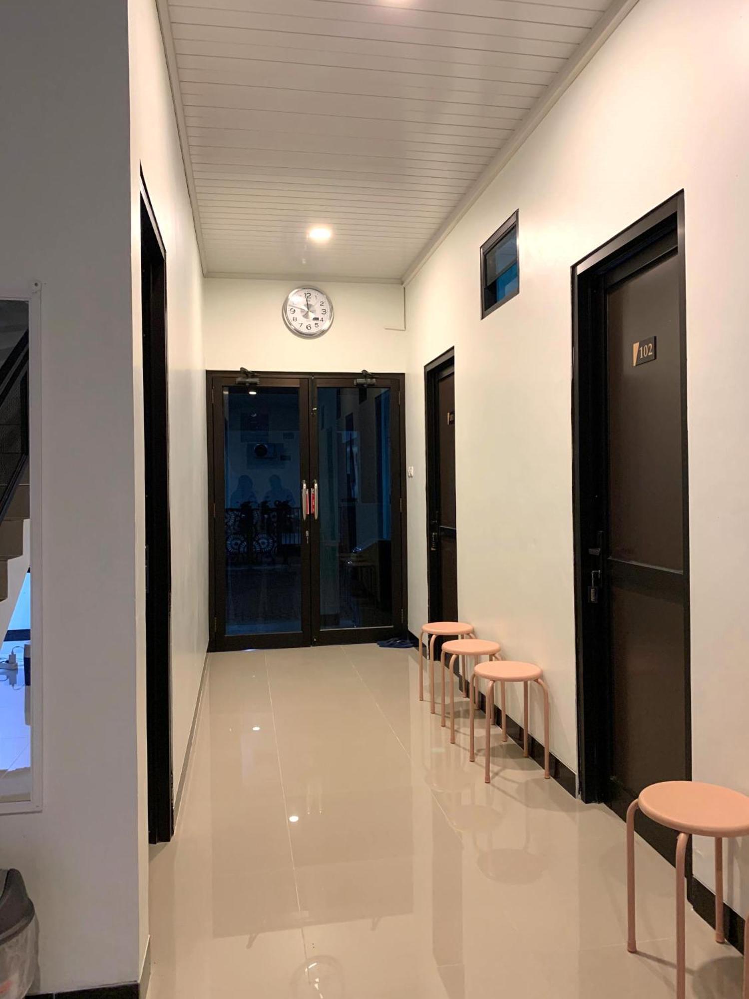 Kusuma Raya Guest House Srondolwetan Exterior photo